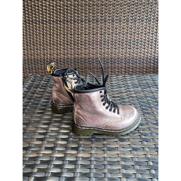 Dr. Martens kids size 7 - Picture 1 of 5